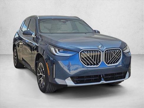 Certified 2025 BMW X3 xDrive30 AWD/4WD image 3