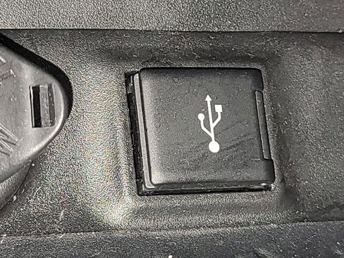 Used 2021 Toyota RAV4 XLE Premium image 25