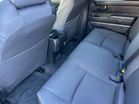 Certified 2025 Toyota Tacoma SR5 AWD/4WD image 15