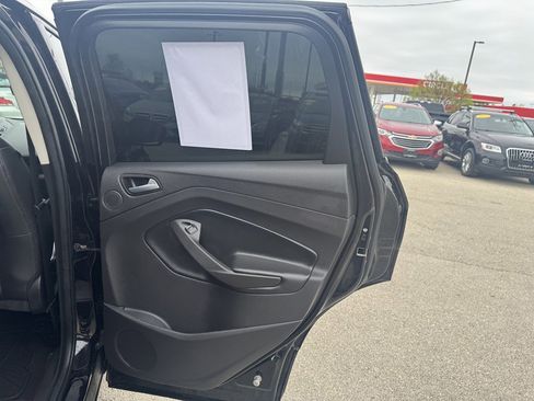 Used 2019 Ford Escape Titanium image 17