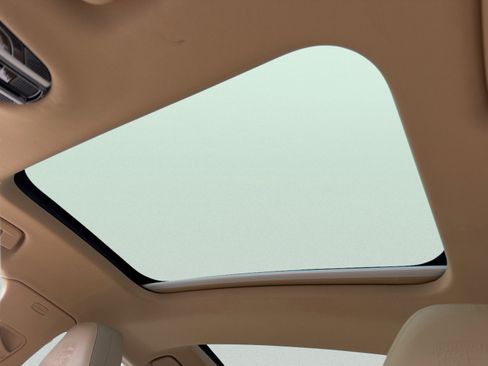 Used 2023 Porsche Panamera 4 Platinum Edition image 82