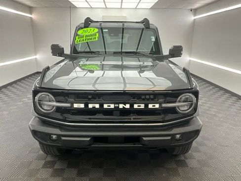 Used 2023 Ford Bronco Outer Banks AWD/4WD image 2