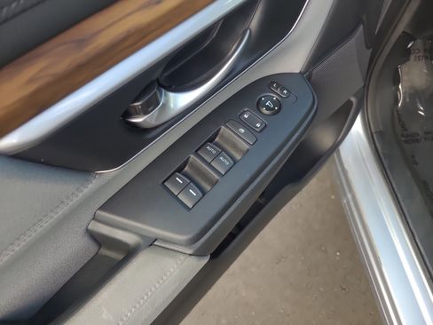 Used 2019 Honda CR-V EX image 14