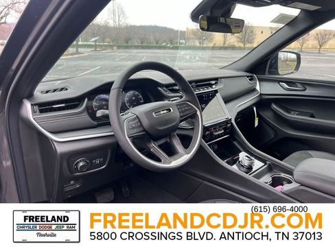 New 2025 Jeep Grand Cherokee L Altitude w/ Trailer Tow Package AWD/4WD image 16