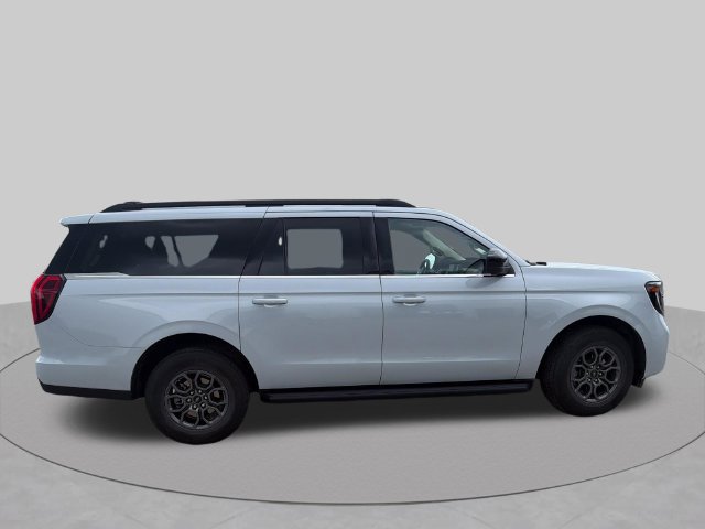 Used 2025 Ford Expedition Max Active AWD/4WD image 6