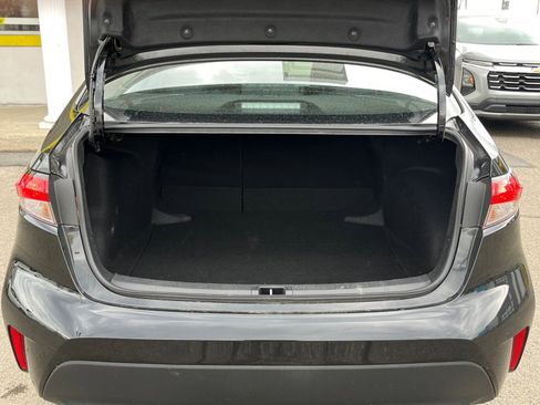 Used 2025 Toyota Corolla LE image 28