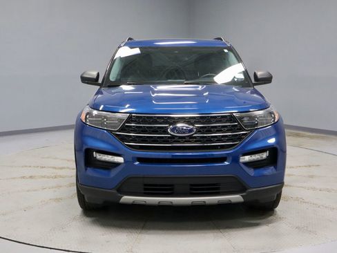 Used 2023 Ford Explorer XLT w/ Equipment Group 202A AWD/4WD image 7