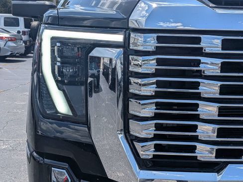 Certified 2026 GMC Sierra 2500 Denali w/ Denali Reserve Package AWD/4WD image 9