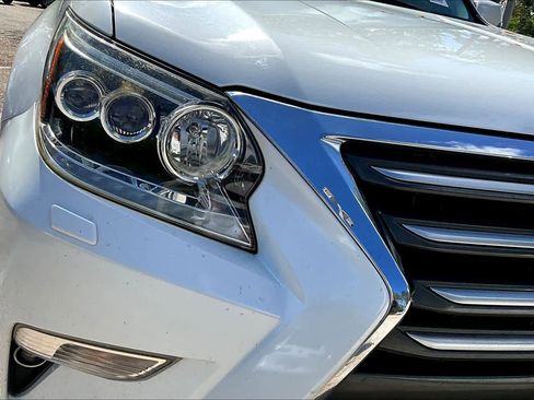 Used 2015 Lexus GX 460 w/ Premium Package image 28