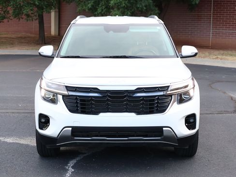Used 2024 Kia Seltos EX FWD image 26