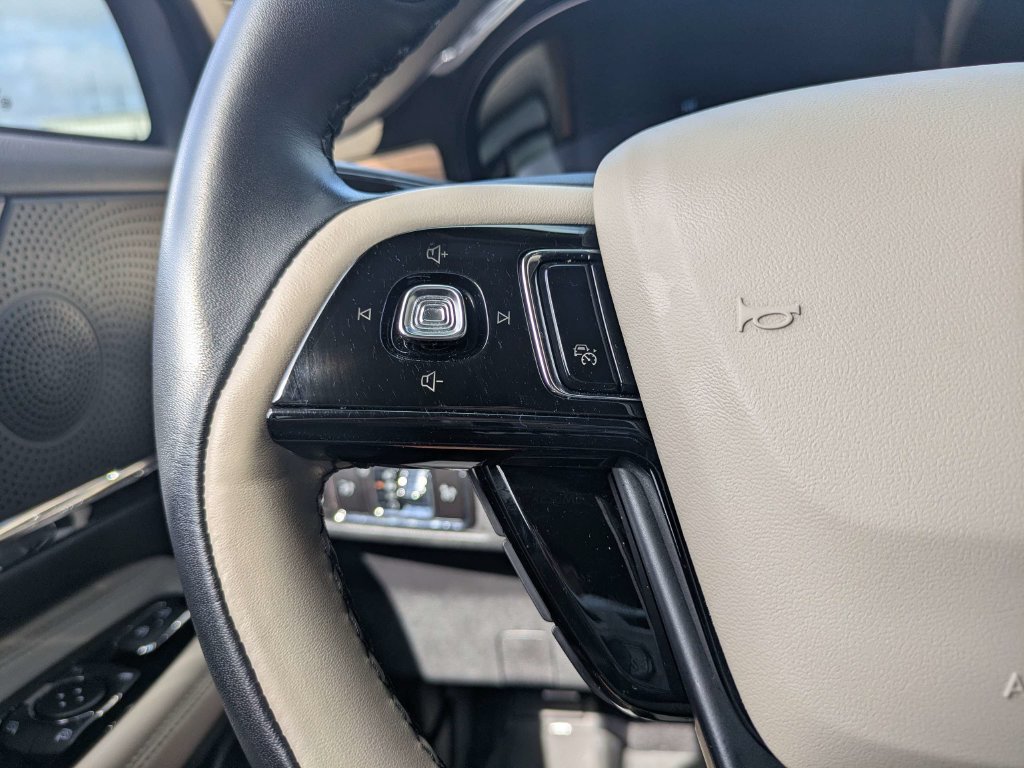 Used 2025 Lincoln Corsair Grand Touring AWD/4WD image 29