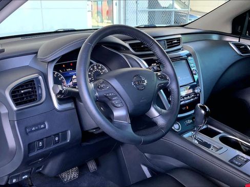 Used 2022 Nissan Murano SV w/ SV Midnight Edition Package image 17
