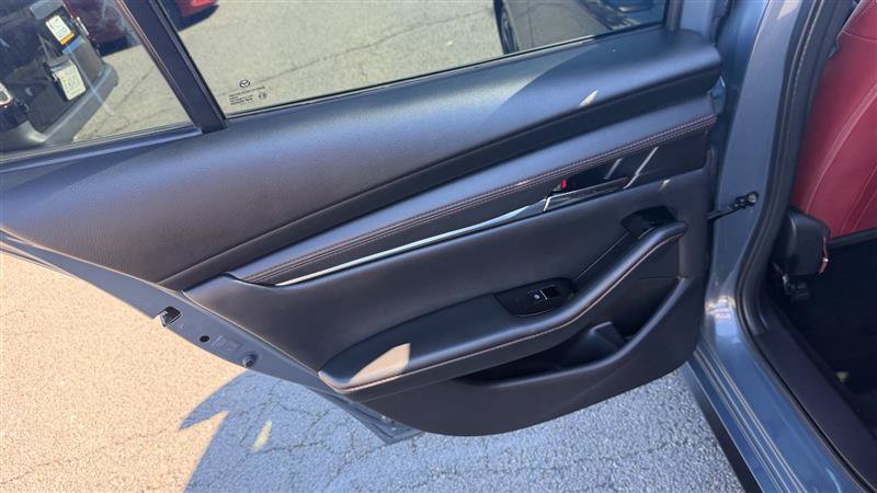 Used 2023 MAZDA MAZDA3 s FWD image 18