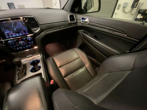 Used 2019 Jeep Grand Cherokee Limited w/ Luxury Group II image 29