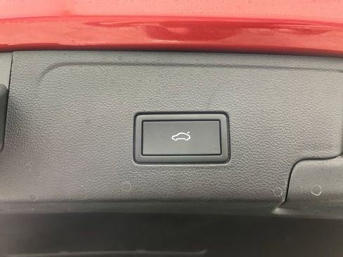 Used 2024 Volkswagen Atlas Cross Sport SE image 15