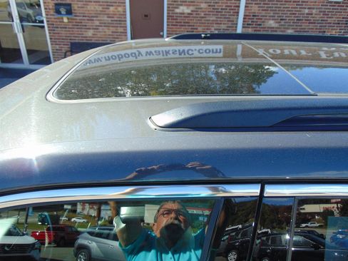 Used 2024 Jeep Grand Cherokee Limited 4xe image 9