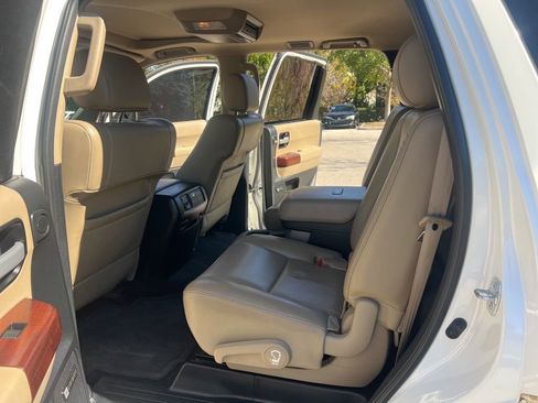 Used 2014 Toyota Sequoia Platinum image 43