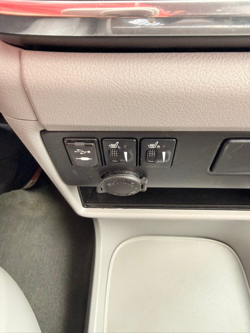 Used 2017 Toyota Sienna XLE w/ XLE Navigation Package AWD/4WD image 27