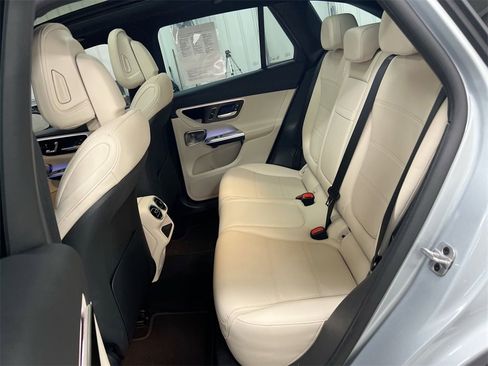 Used 2025 Mercedes-Benz GLC 350e GLC 350e image 24