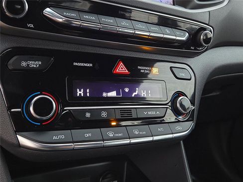 Used 2019 Hyundai Ioniq Plug-In Hybrid image 9