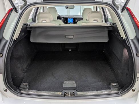Used 2022 Volvo XC60 B5 Momentum AWD/4WD image 18