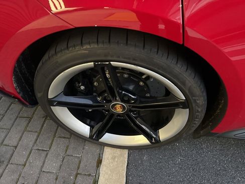 Used 2020 Porsche Taycan Turbo S image 9