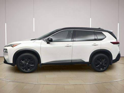 Certified 2023 Nissan Rogue SV w/ SV Premium B Package FWD image 4