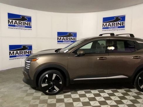 Used 2025 Nissan Kicks SR FWD image 7