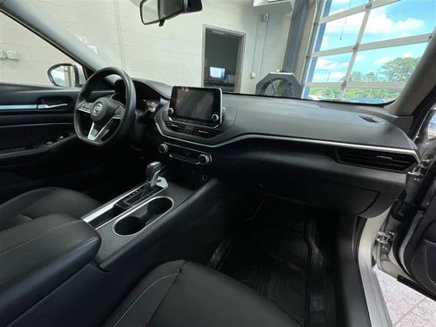Used 2022 Nissan Altima 2.5 SV FWD image 31