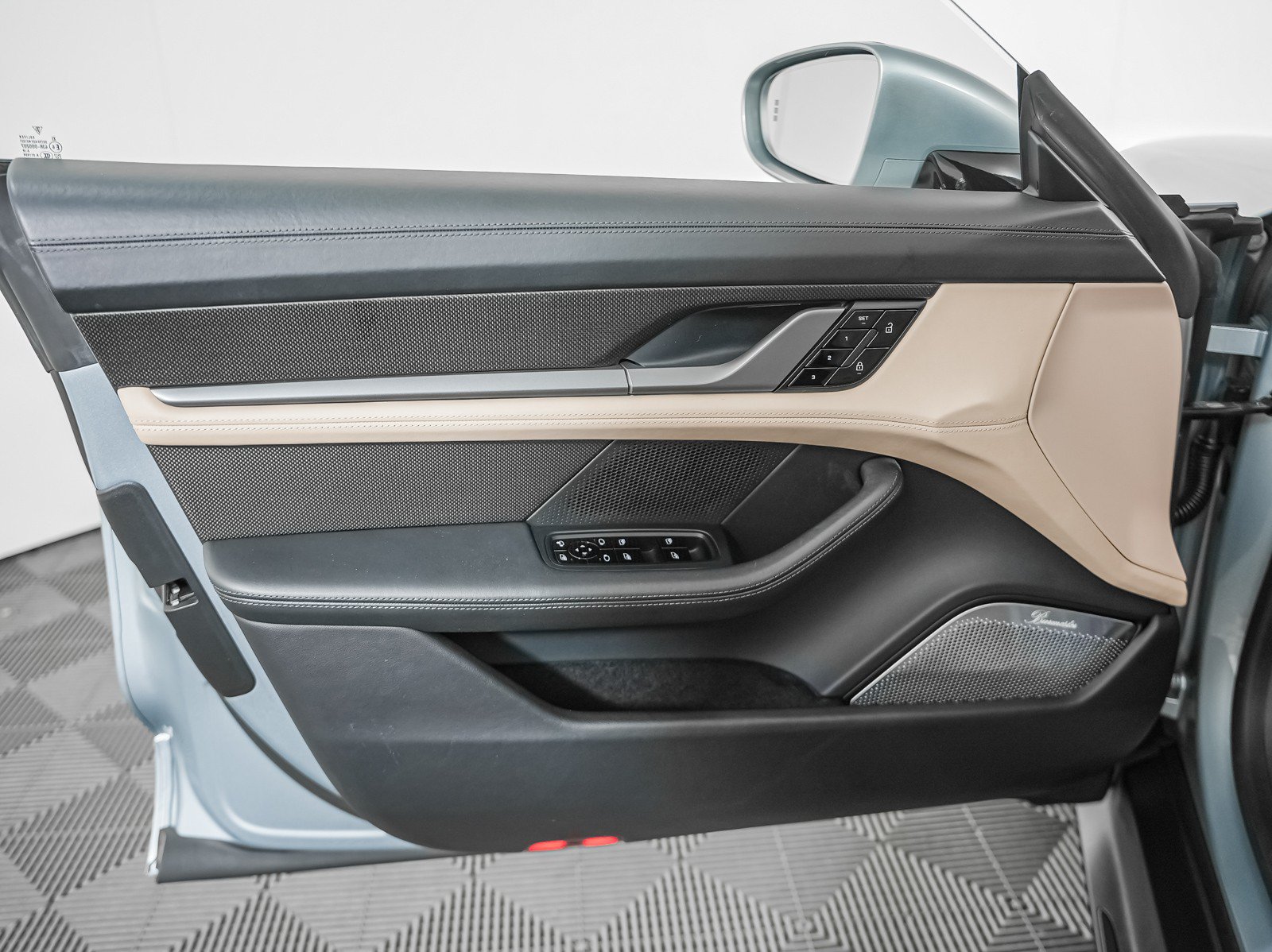Certified 2020 Porsche Taycan Turbo S AWD/4WD image 24