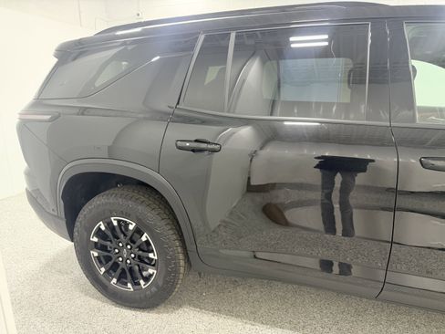 Used 2025 Chevrolet Traverse Z71 w/ Enhanced Driving Package image 9