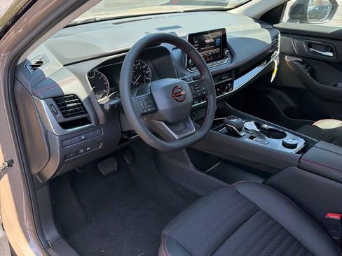 New 2026 Nissan Rogue SV AWD/4WD image 18