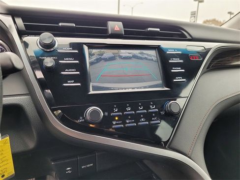 Used 2019 Toyota Camry LE image 18