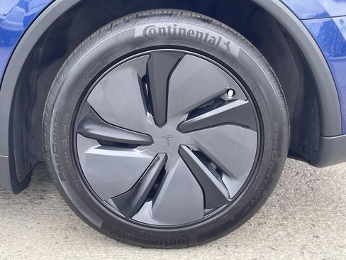 Used 2026 Tesla Model Y 2WD image 25