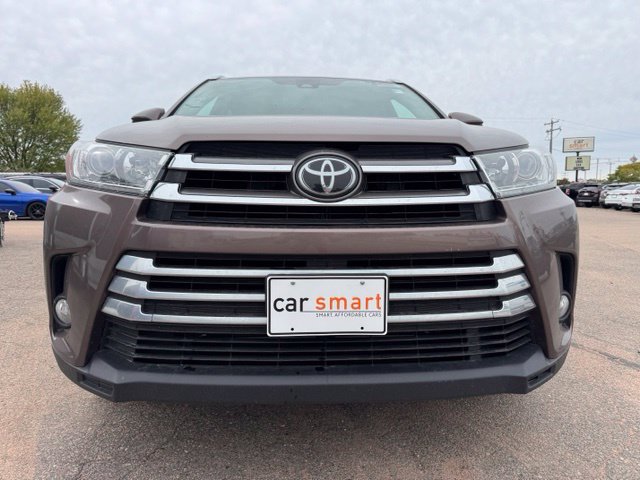Used 2017 Toyota Highlander Limited AWD/4WD image 2