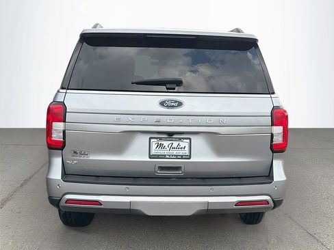 Used 2024 Ford Expedition XLT image 5
