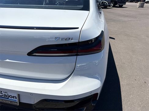 New 2025 BMW 760i xDrive image 17