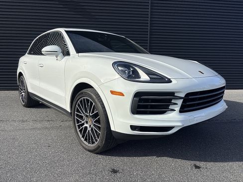 Certified 2022 Porsche Cayenne image 14