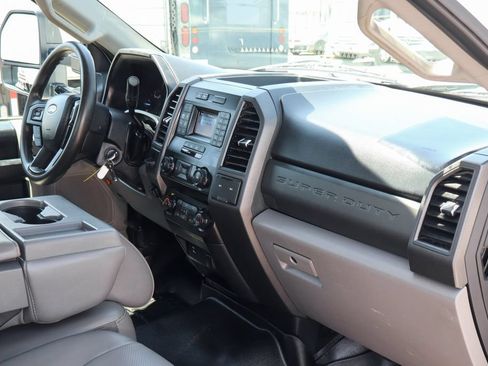 Used 2020 Ford F550 2WD Regular Cab Super Duty image 37