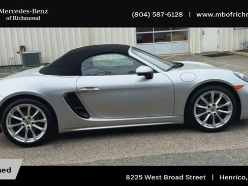 Used 2019 Porsche 718 Boxster RWD image 3