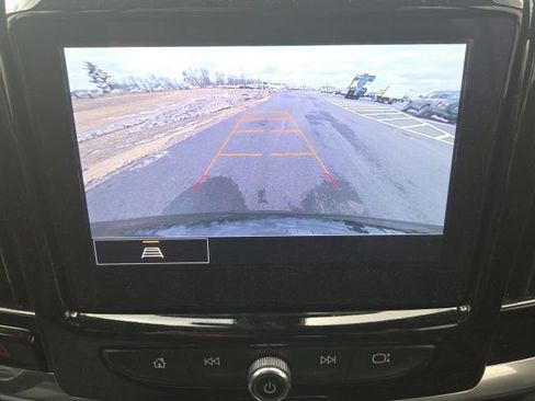 Used 2022 Chevrolet Traverse LT image 35