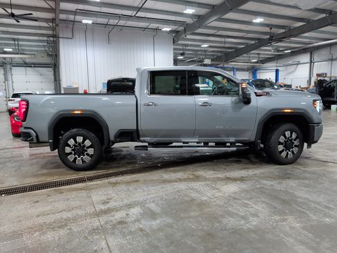 Used 2025 GMC Sierra 3500 Denali w/ Denali Reserve Package image 3