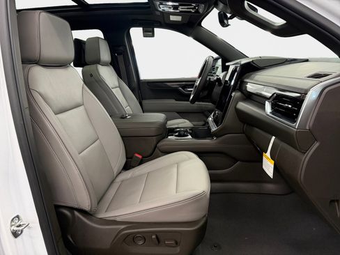New 2026 GMC Yukon XL Elevation w/ Elevation Premium Package image 13