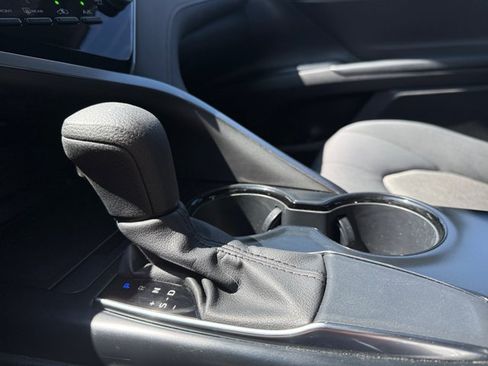 Used 2020 Toyota Camry LE FWD image 20