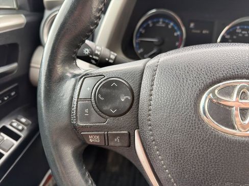 Used 2017 Toyota RAV4 Limited AWD/4WD image 12