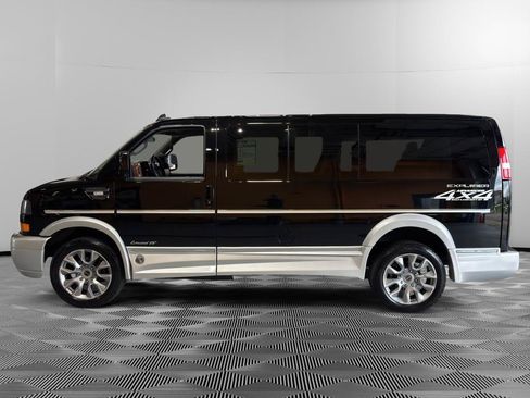 Used 2023 GMC Savana 2500 RWD image 2