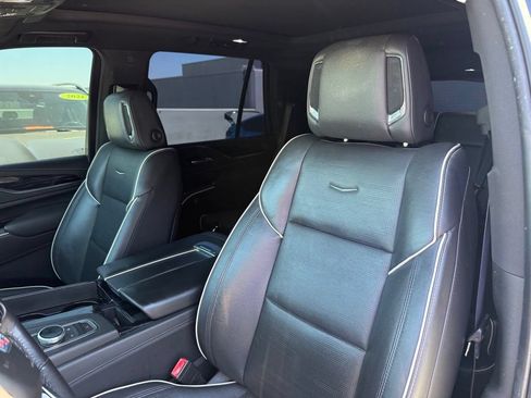Used 2021 Cadillac Escalade Sport w/ Driver Assist Tech Package AWD/4WD image 3