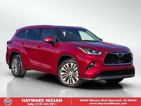 Used 2021 Toyota Highlander Platinum image 1