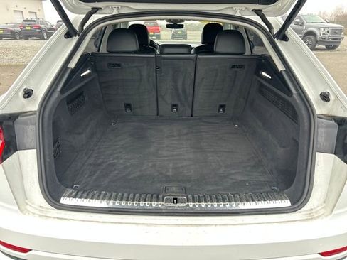 Used 2019 Audi Q8 Prestige w/ Luxury Package image 29
