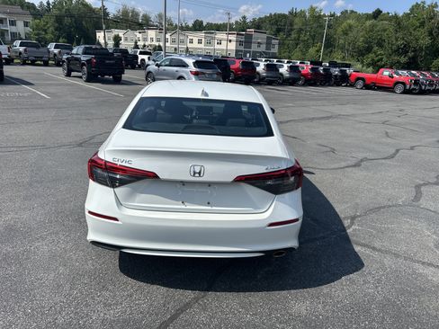 Used 2022 Honda Civic Sport image 6
